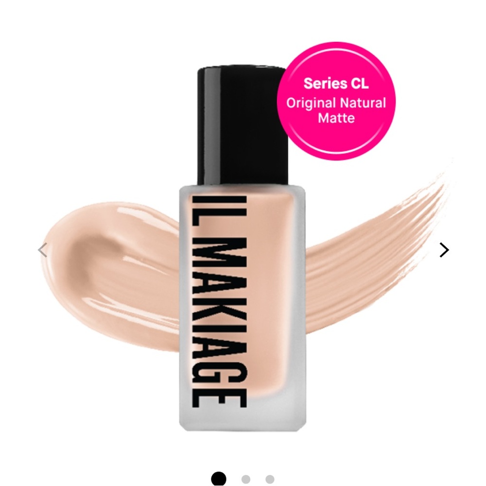 Il Makage woke up like this flawless foundation. Never opened